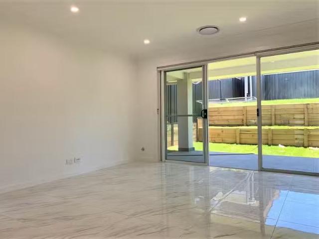 For Rent! 7B Salinger Street, Box Hill NSW 2765