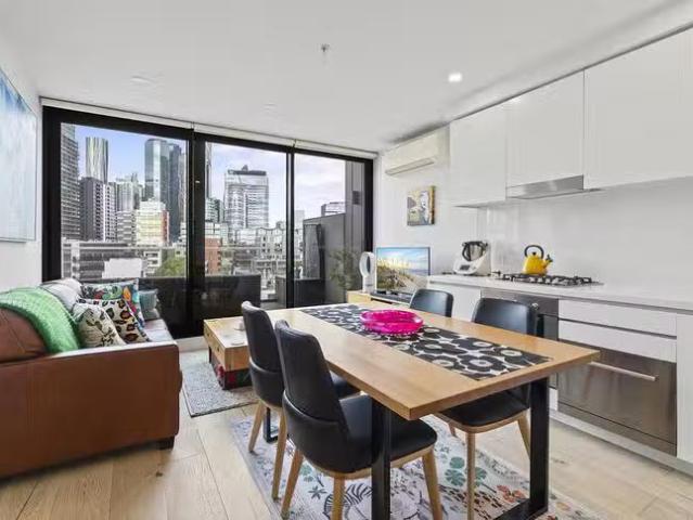 Charming 405/135 Roden Street, West Melbourne, VIC 3003