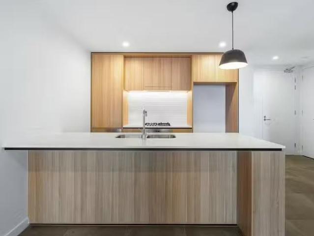 Just in! 408/186 Clarence Road, Indooroopilly, QLD 4068