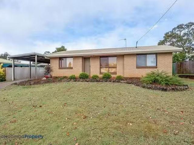 Rental! 40 Champagne Crescent, Wilsonton Heights, QLD 4350