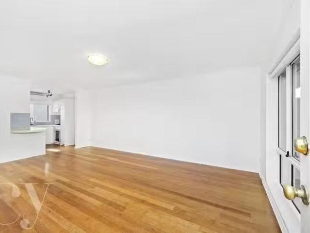 Deal! 4/140 Melville Parade, Como, WA 6152