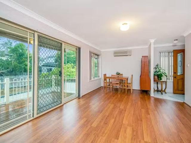 Unique 4/158 St James Road, New Lambton Apartment for rent Li.