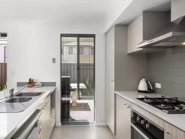 Cheap 4/18 Jacksonia Promenade, Success, WA 6164