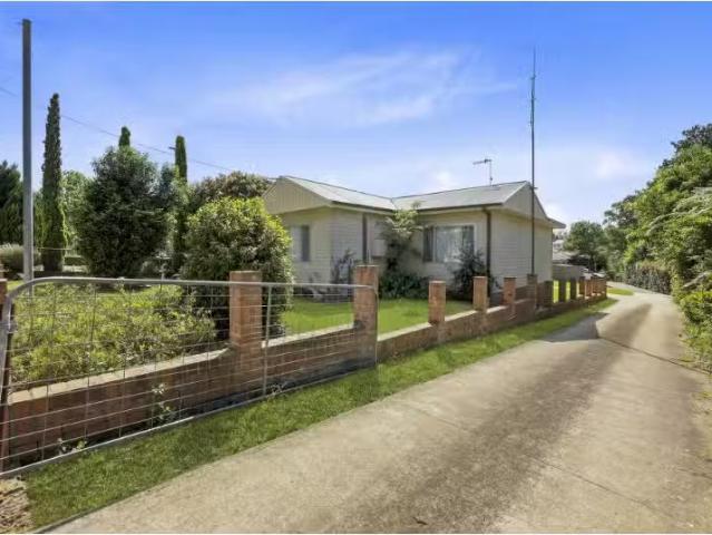 Unique 410 Argyle St, Picton House for rent Listed by C21 Ren.