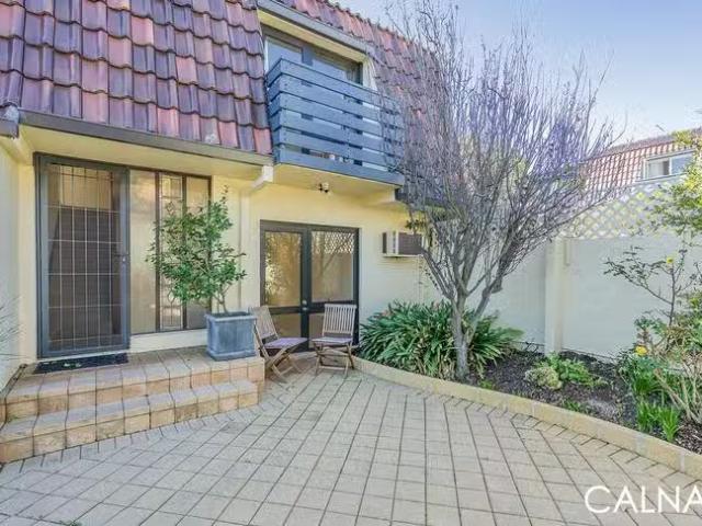 Nice 4/10 Fraser Street, East Fremantle, WA 6158