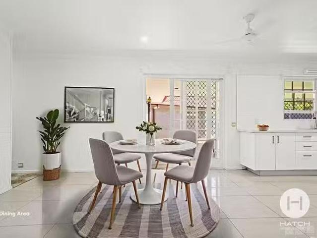 Just in! 410 Warrigal Road, Eight Mile Plains, QLD 4113