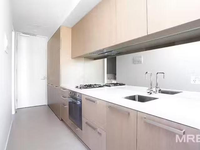 Deal! 411/97 Flemington Road, North Melbourne, VIC 3051