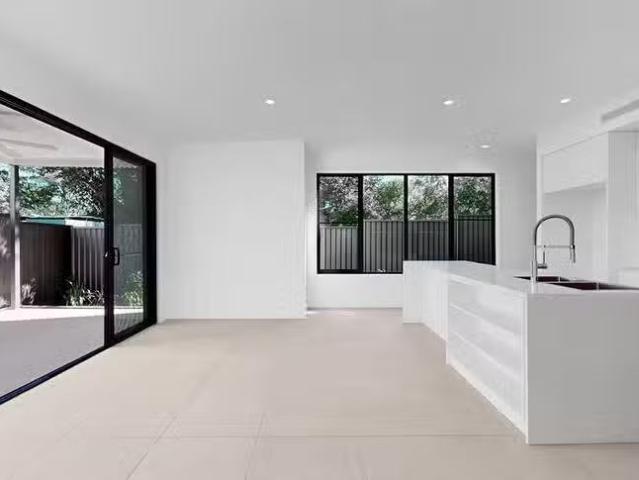 Rental! 4/11 Stewart Road, Albany Creek, QLD 4035
