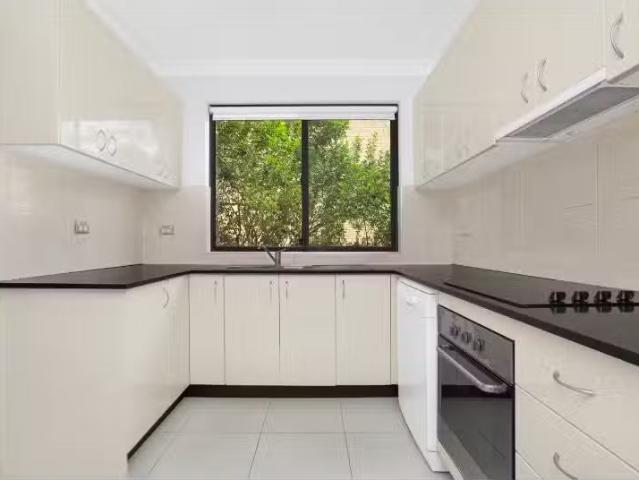 Charming 4/13 15 Stokes Street, Lane Cove Apartment for rent.