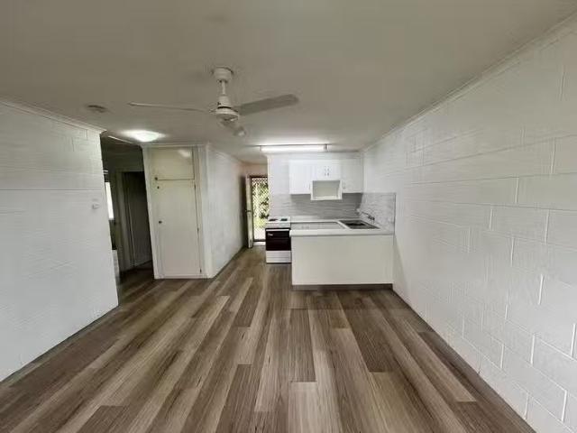 Cheap 4/1 Cutler Drive, Beaconsfield, QLD 4740