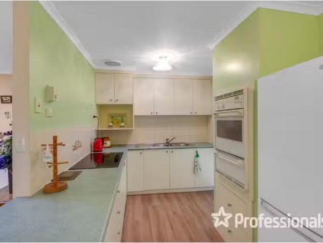 Nice 41 Bandera Avenue, Glenfield Park House for rent Listed.