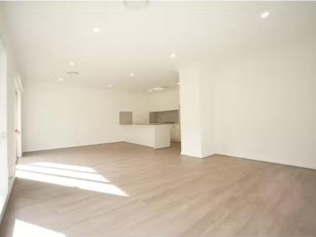 For Rent! 4/1 Iona Avenue, North Rocks Townhouse for rent Lis.