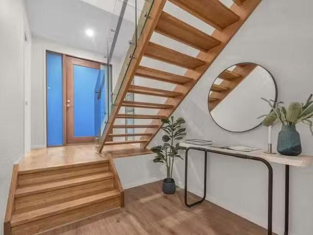 Deal! 41 Orford Street, Tarragindi, QLD 4121