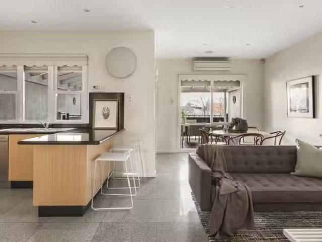Cozy 41 Zoe Circuit, Northcote VIC 3070