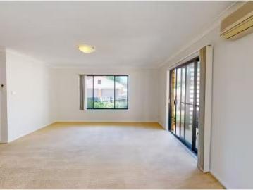 Weston, Cessnock - Garden, Air conditioning