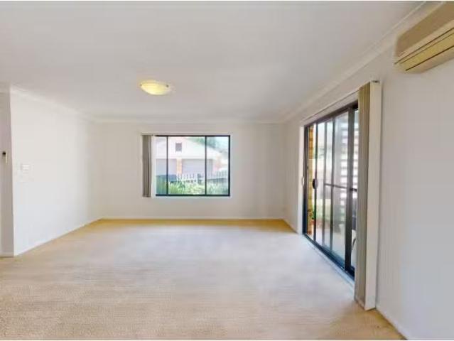 Nice 4/24 Abermain Street, Abermain Apartment for rent Listed.