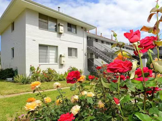 Nice 4/211 213 Cambridge Street, Wembley, WA 6014