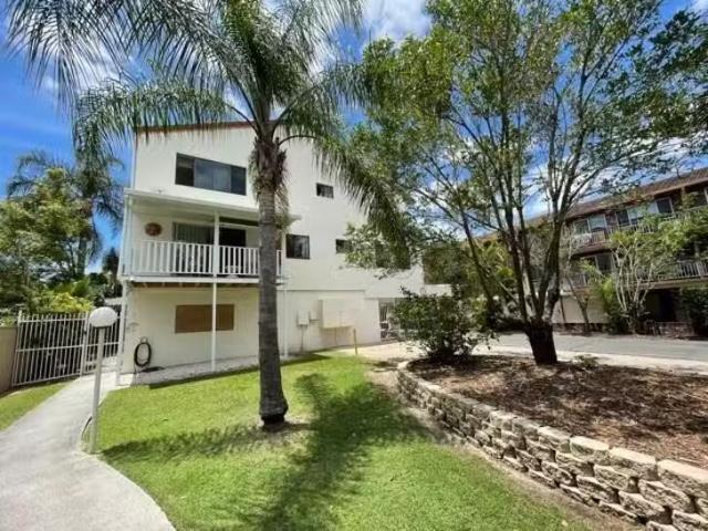 Deal! 4/21 Huth Street, Labrador, QLD 4215