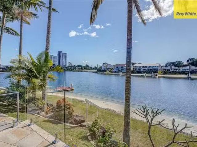 For Rent! 4/22 Aquila Court, Mermaid Waters, QLD 4218