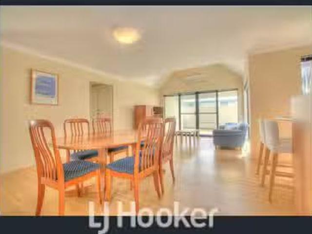 Cheap 4/22 Thomas Street, West Busselton, WA 6280