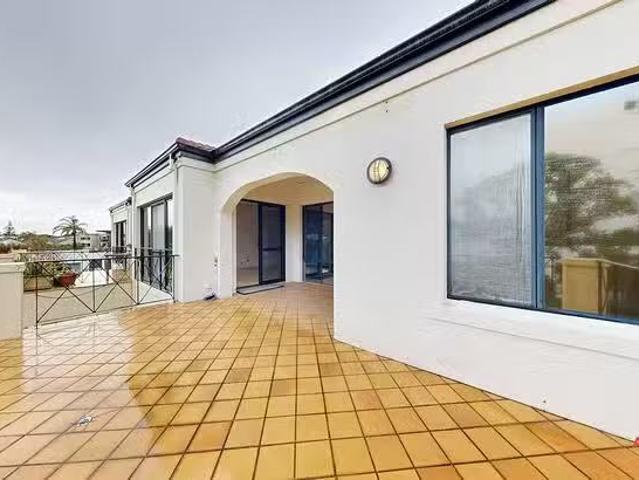 Cheap 4/236 Burke Drive, Attadale, WA 6156