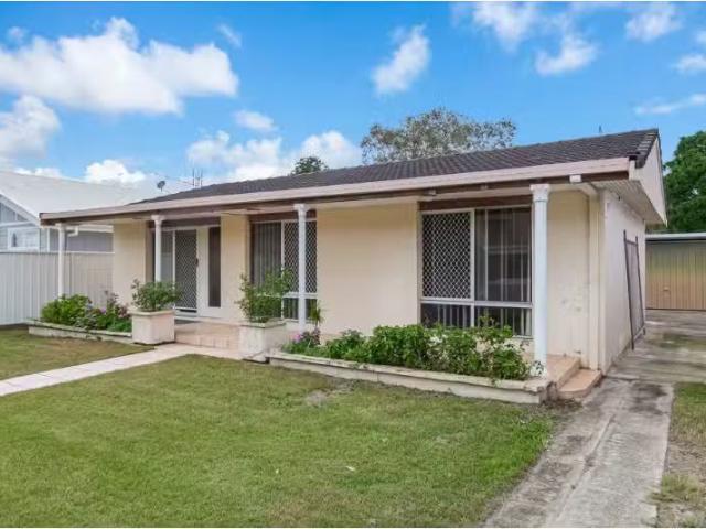 Cheap 42 Bolton Street, COOLANGATTA House for rent Listed by.