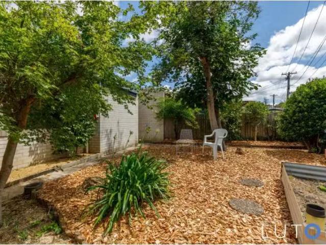 Cheap 42 Harrington Circuit, Kambah House for rent Listed by.