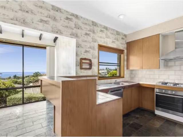 Cheap 42 Wheeler Pde, Dee Why House for rent Listed by Sylvia.