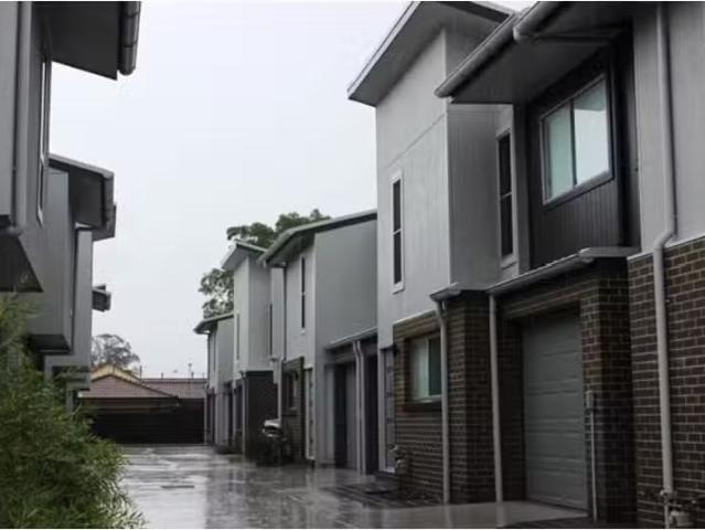 For Rent! 4/353 Turton Rd, New Lambton Townhouse for rent Lis.