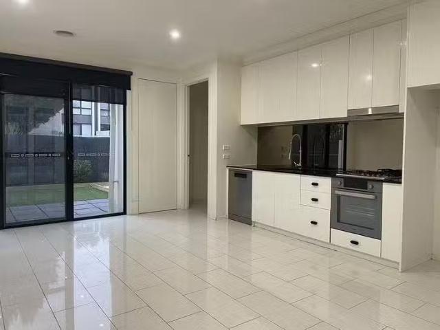Charming 43/80 Enterprise Drive, Bundoora, VIC 3083