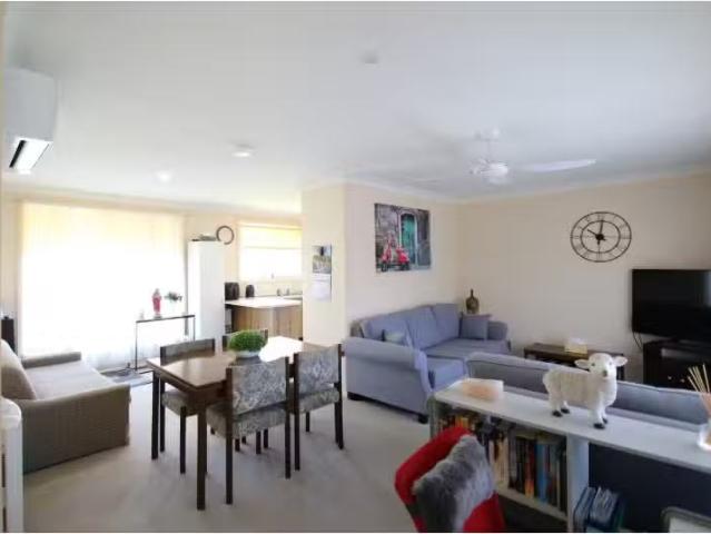 Cheap 4/382 Peisley Street, ORANGE House for rent Listed by P.