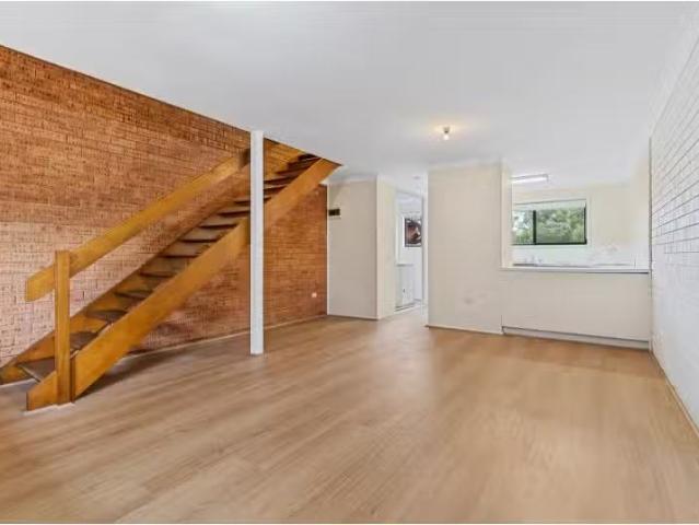 For Rent! 4/33 37 Koala Avenue, Ingleburn Townhouse for rent.
