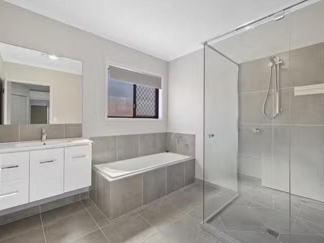 Cozy 43 Fitzroy Avenue, Clinton, QLD 4680
