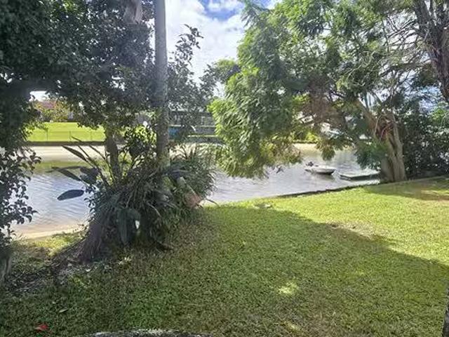 Cozy 43 Kalimna Drive, Broadbeach Waters, QLD 4218