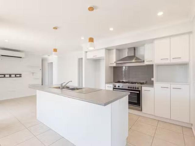 Rental! 43 Judicial Circuit, JONES HILL, QLD 4570 House for.
