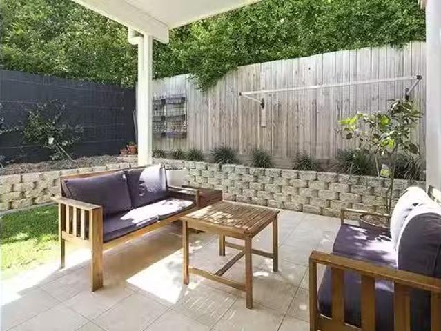 Cheap 4/46 Sherley Street, Moorooka, QLD 4105