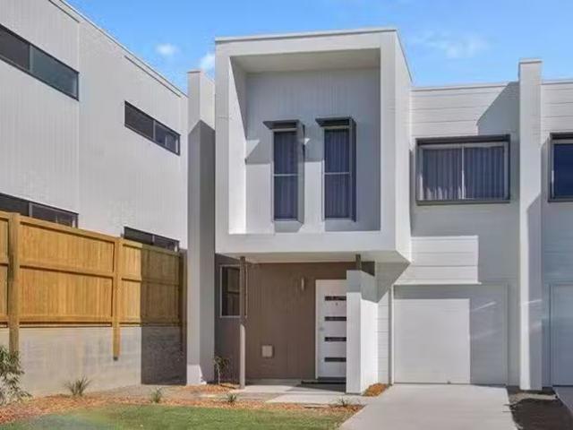 For Rent! 4/43 Riverbrooke Drive, Upper Coomera, QLD 4209