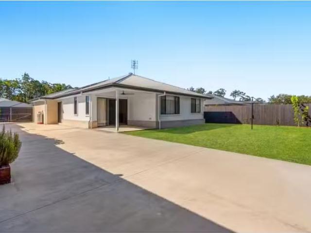 Deal! 44 Bradman Street, D'AGUILAR House for rent Listed by L.