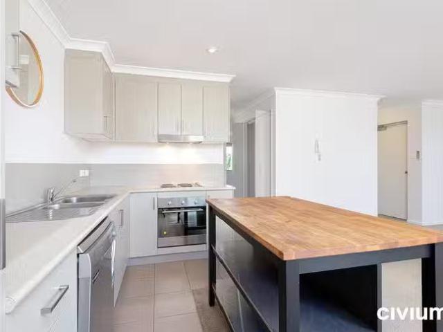 For Rent! 4/4 Jeff Snell Crescent, Dunlop, ACT 2615