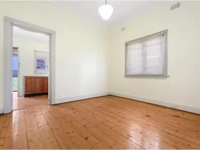 Cozy 44 Terry Street, Rozelle House for rent Listed by Kriszt.