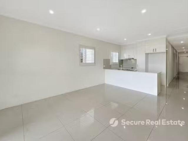 Unique 4/56 partenson Street, Carina Apartment for rent Liste.