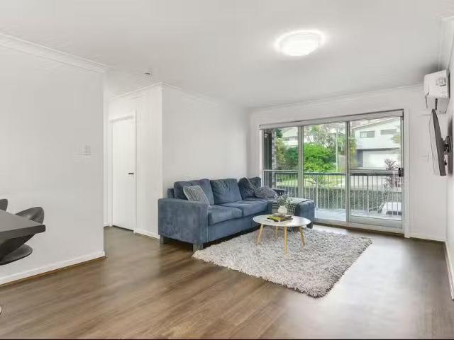 Just in! 4/59 Alpha Street, TARINGA, QLD 4068 Apartment for.