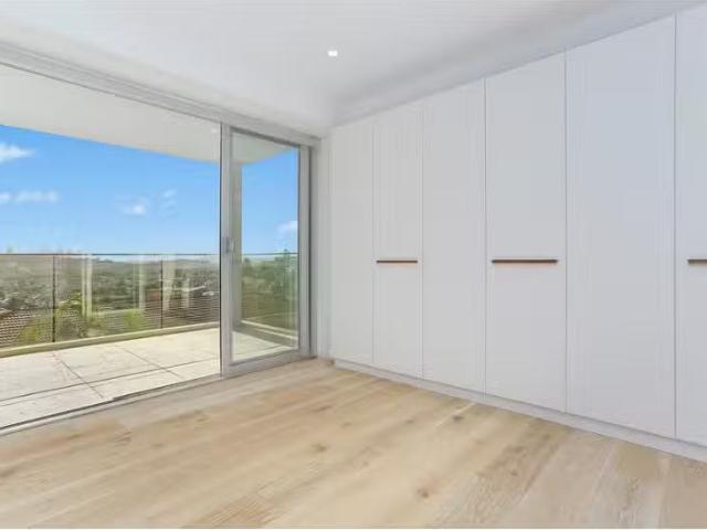 Deal! 4/52 Military Road, North Bondi Apartment for rent List.
