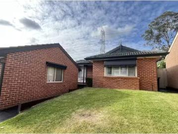 For Rent! 45 Candlebark Circuit, Glenmore Park House for rent.
