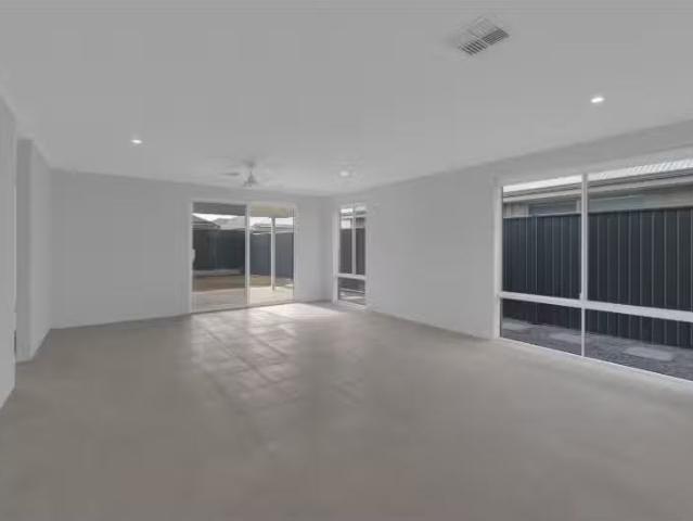 Nice 46 Butterleaf Road, BALDIVIS House for rent Listed by Le.