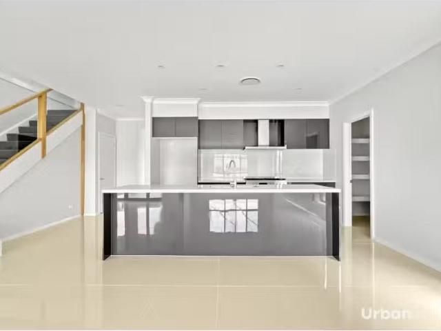 Cozy 47 Doriemus Avenue, Menangle Park House for rent Listed.