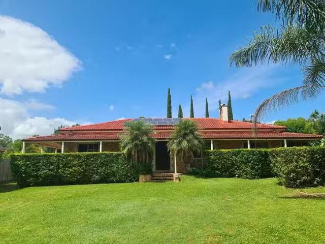 Just in! 48 Owens Crescent, Regents Park, QLD 4118