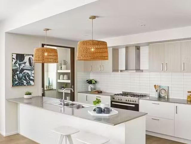 Rental! 48 Latitude Promenade, TRUGANINA, VIC 3029 House for.