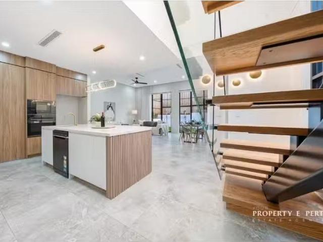 Cheap 48 Rainforest Street Rouse Hill Heights, Box Hill Hous.