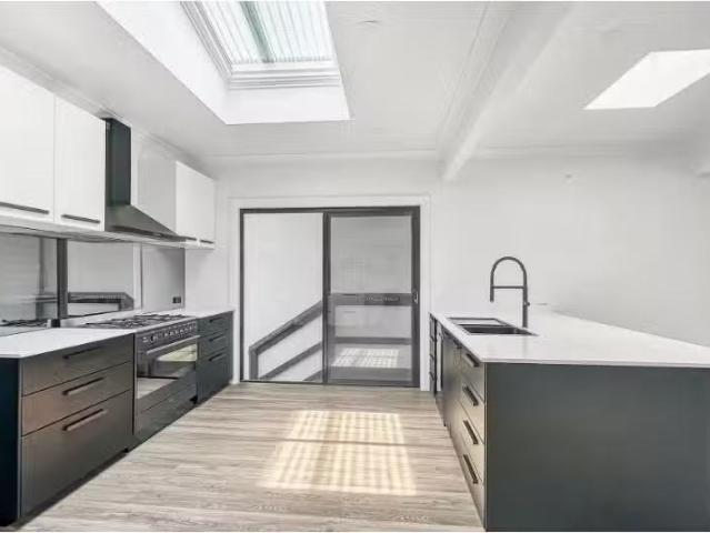 Charming 48 Woodford Avenue, Warilla House for rent Listed by.